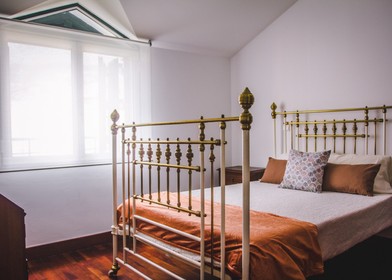 Chambre à louer avec lit double madeira