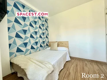 Stanza privata in Bda. Villegas, 41008 Sevilla, Spain, immagine 1 di 7