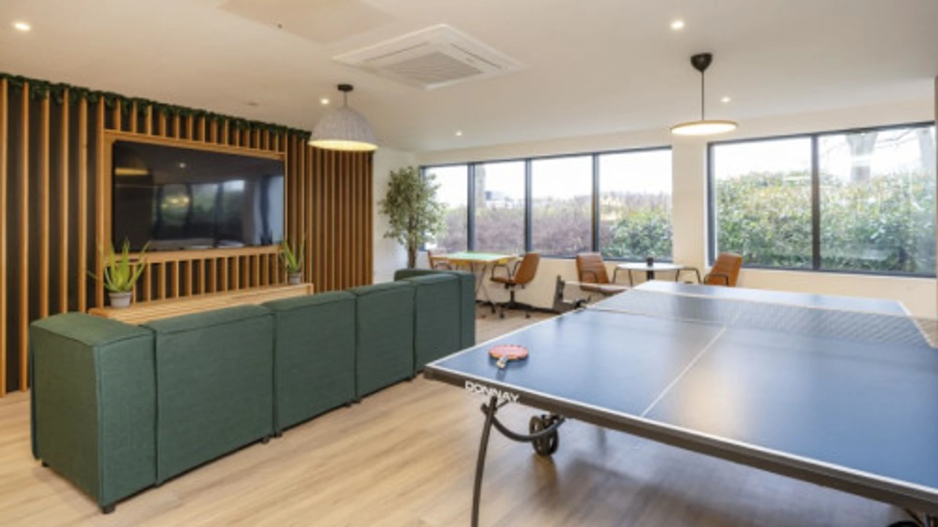 Room for rent in student apartment in , fully furnished