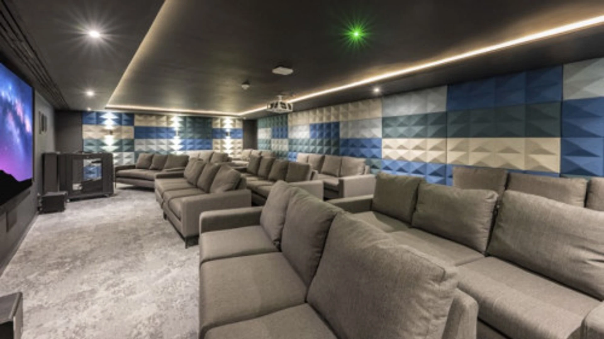 Affordable room for students with ample lighting in 