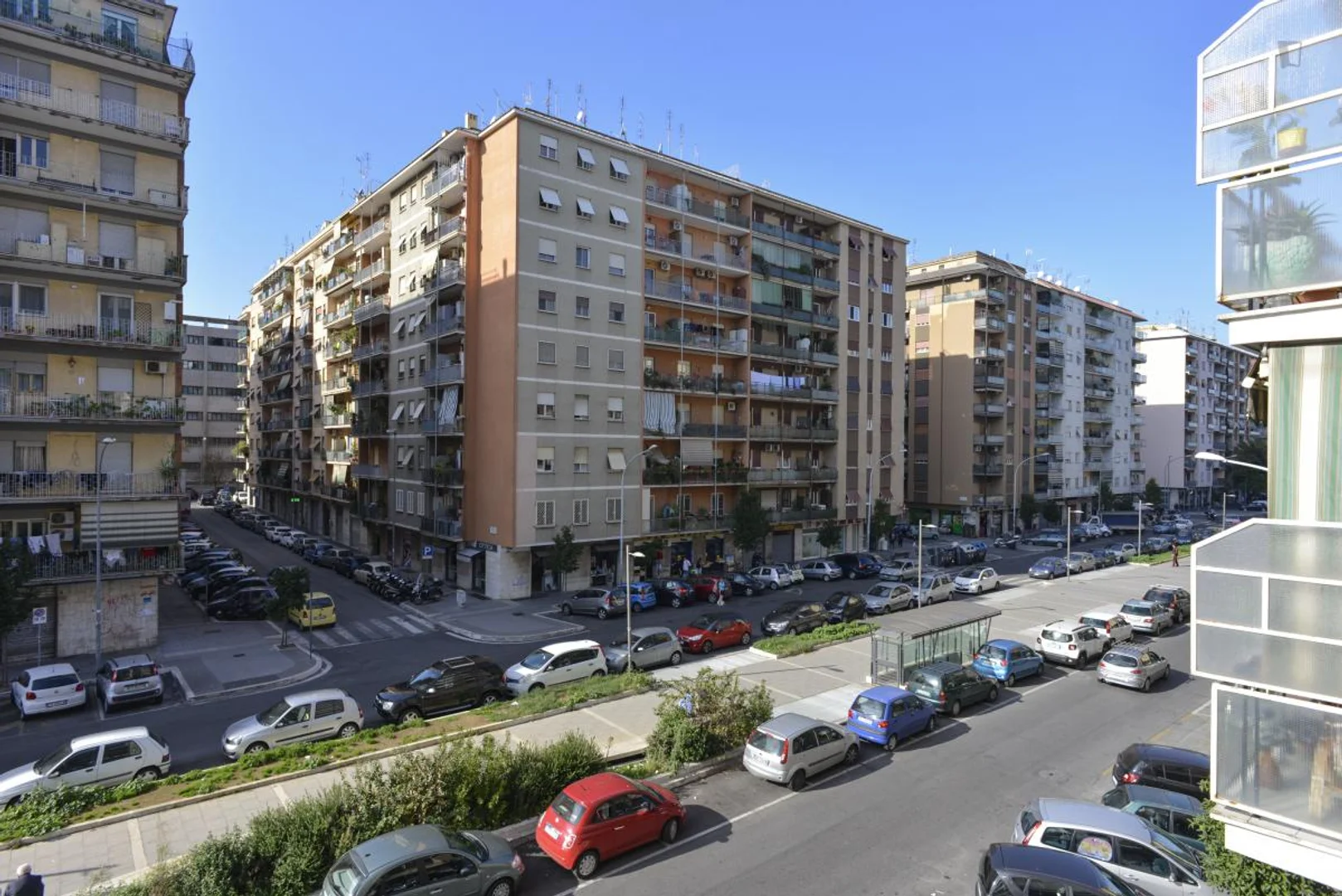 Student-friendly room in with modern amenities