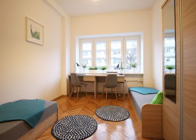 Habitación compartida con escritorio en łodz