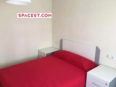 Private room at Calle Avenida de España, 35 Getafe, image 1 of 17