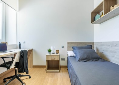 Aranjuez de ortak bir dairede kiralık oda