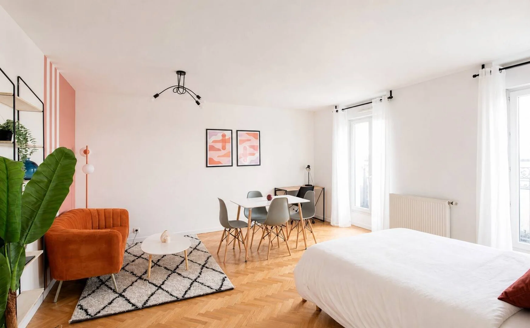 Economical student room with convenient location in 