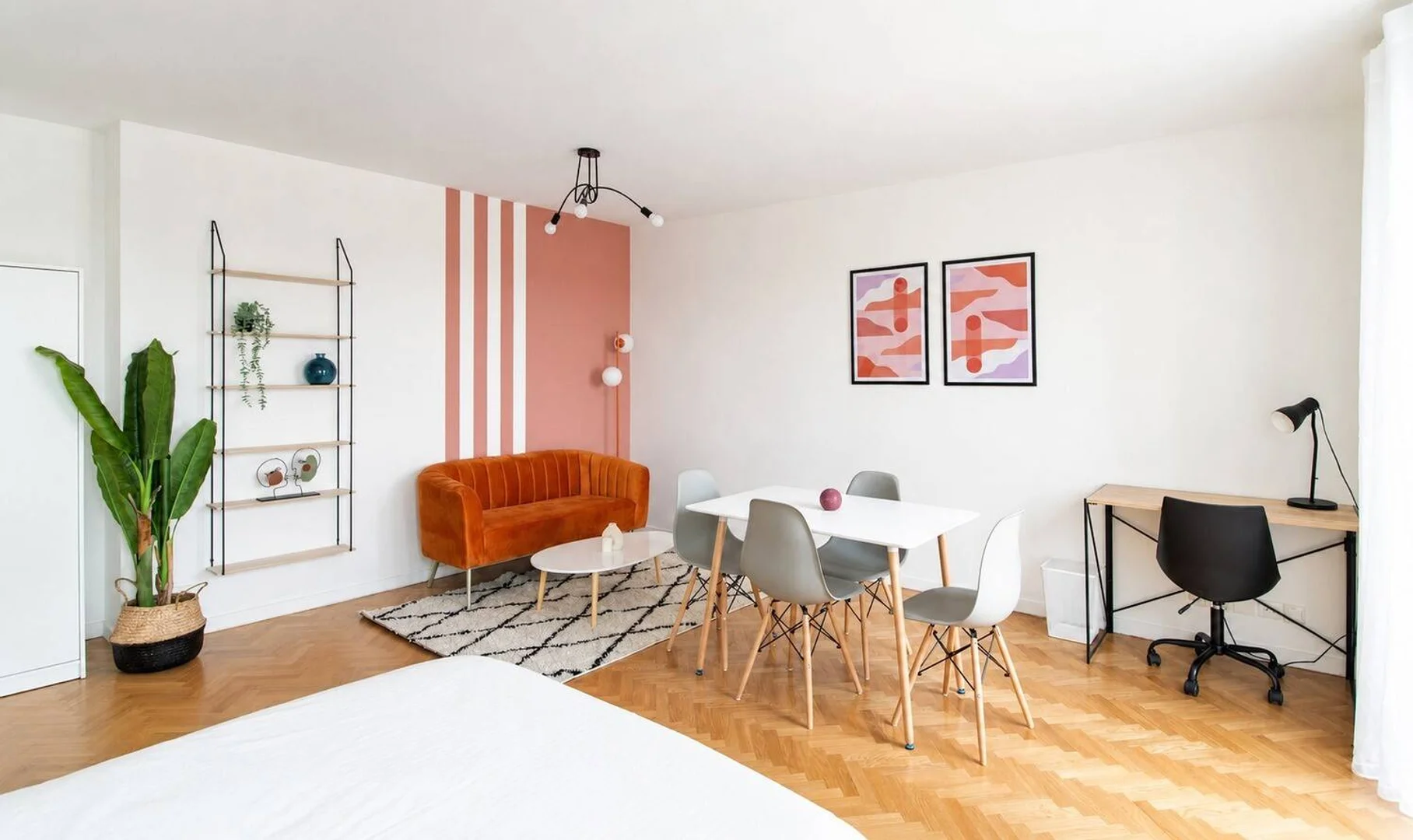 Economical student room with convenient location in 