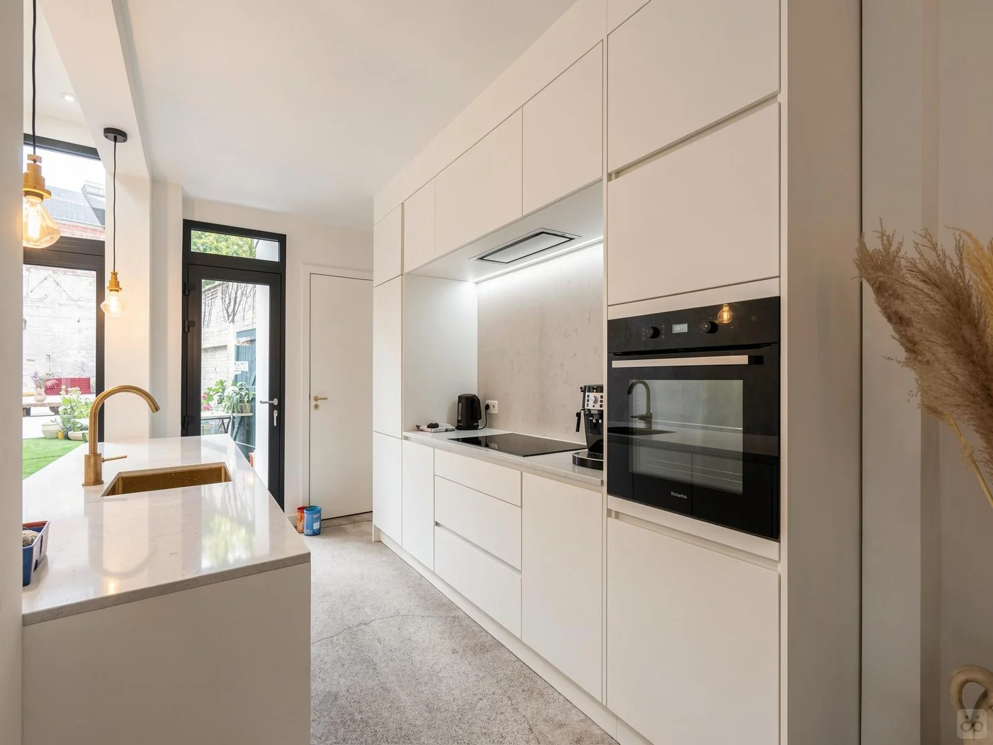 Habitación estudiantil amplia y cómoda en