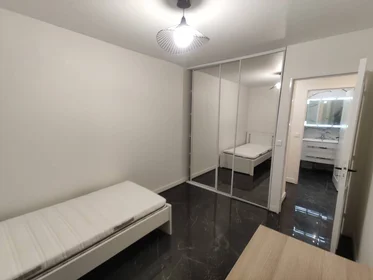 Habitación privada en Évry, 91000, imagen 1 de 10