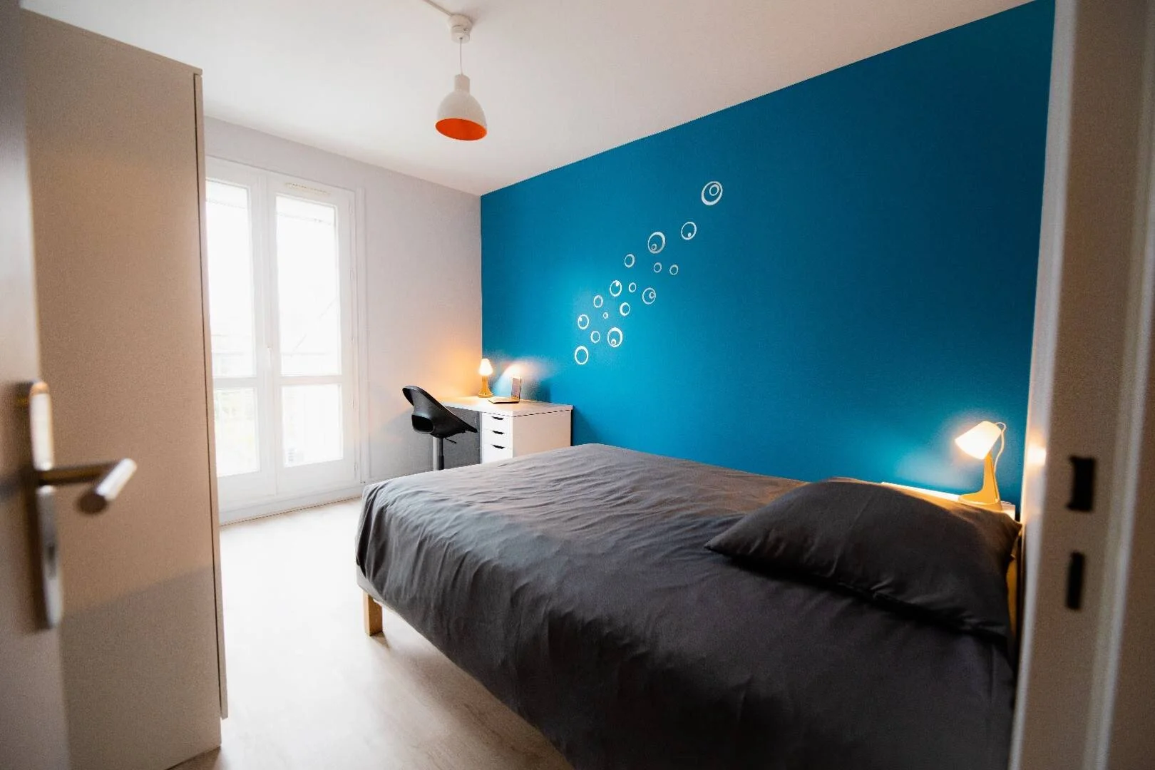 Room for rent in student apartment in , fully furnished