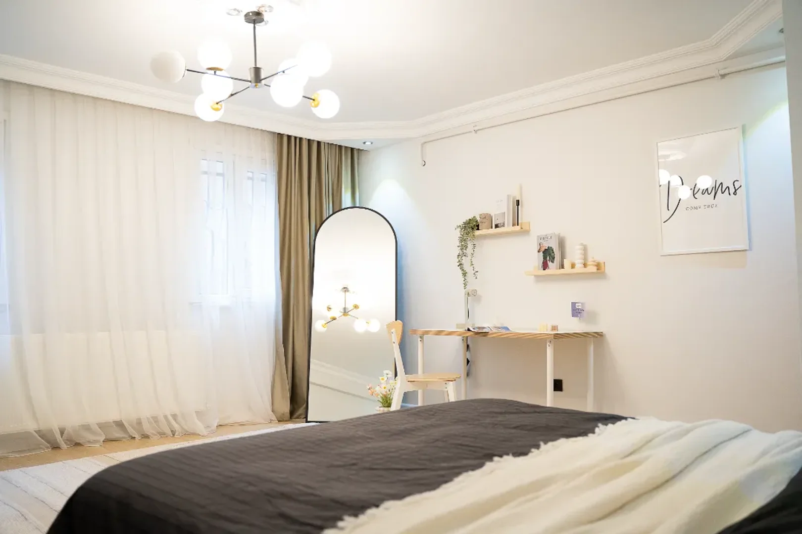 'de öğrenci dairesinde, tamamen mobilyalı kiralık oda