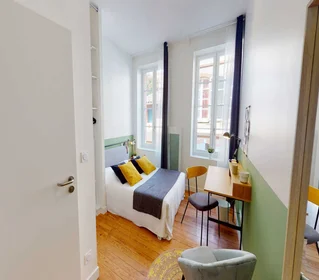 Private room at rue Bellegarde, image 1 of 10