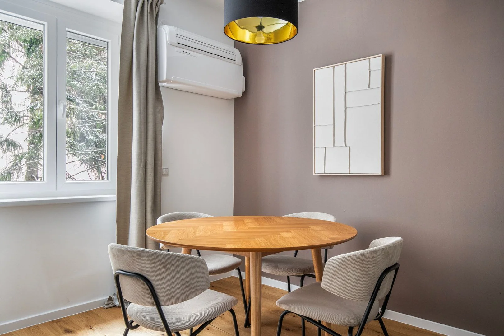 Student-friendly room in  with modern amenities