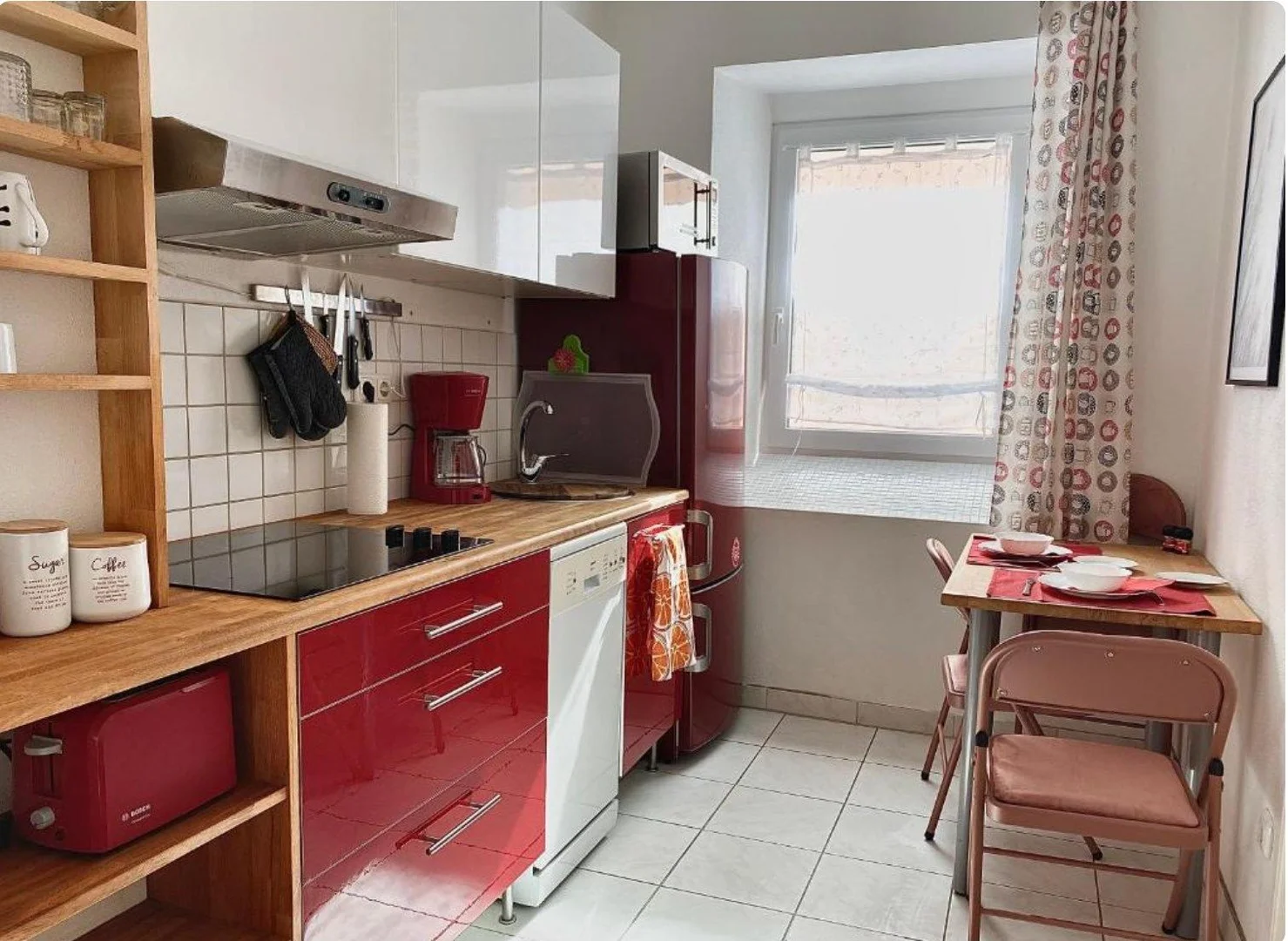 Zimmer in Studentenwohnung in  zu vermieten, voll möbliert