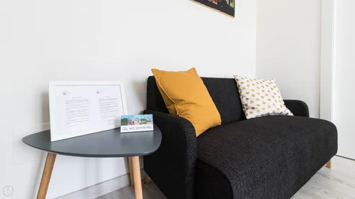 Zimmer in Studentenwohnung in  zu vermieten, voll möbliert