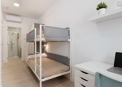 Barcelona de ortak bir dairede kiralık oda