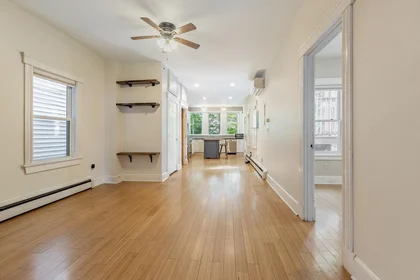 Alojamiento entero en residencia en 40, Woodward St., Unit 1, South Boston, Boston, MA, 02127, imagen 22 de 25