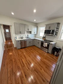 Gesamte Unterkunft im Wohnheim in der 126, Neponset Ave., Unit 3, Dorchester, Boston, MA, 02122, bild 2 von 13