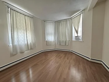 Gesamte Unterkunft im Wohnheim in der 1625, Commonwealth Ave., Unit 1, Brighton, Boston, MA, 02135, bild 13 von 15