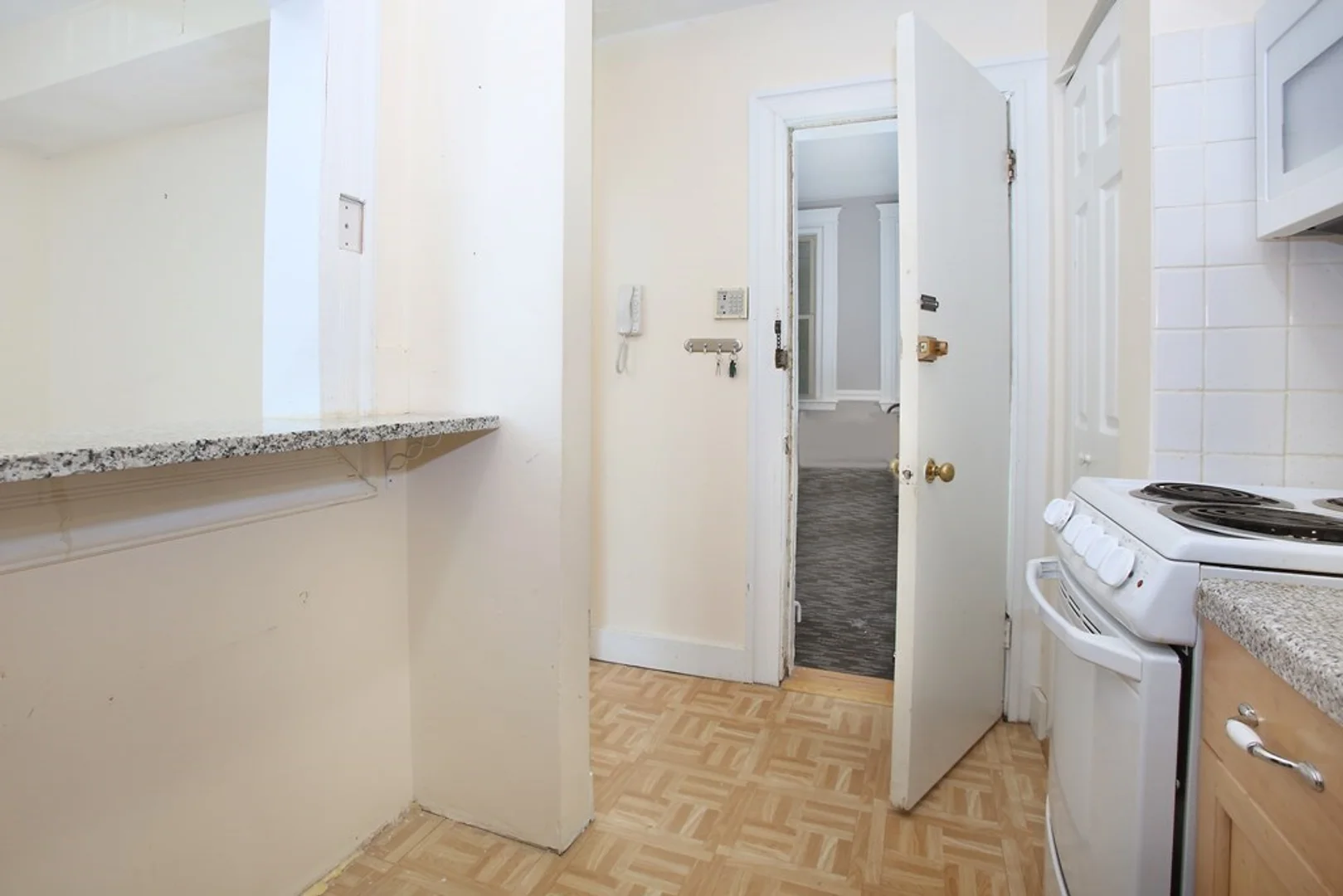 1625, Commonwealth Ave., Unit 1, Brighton, Boston, MA, 02135