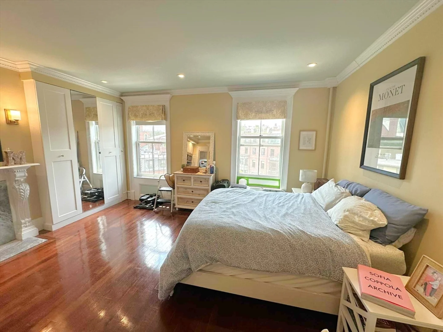 Modern student studio with complete amenities in 