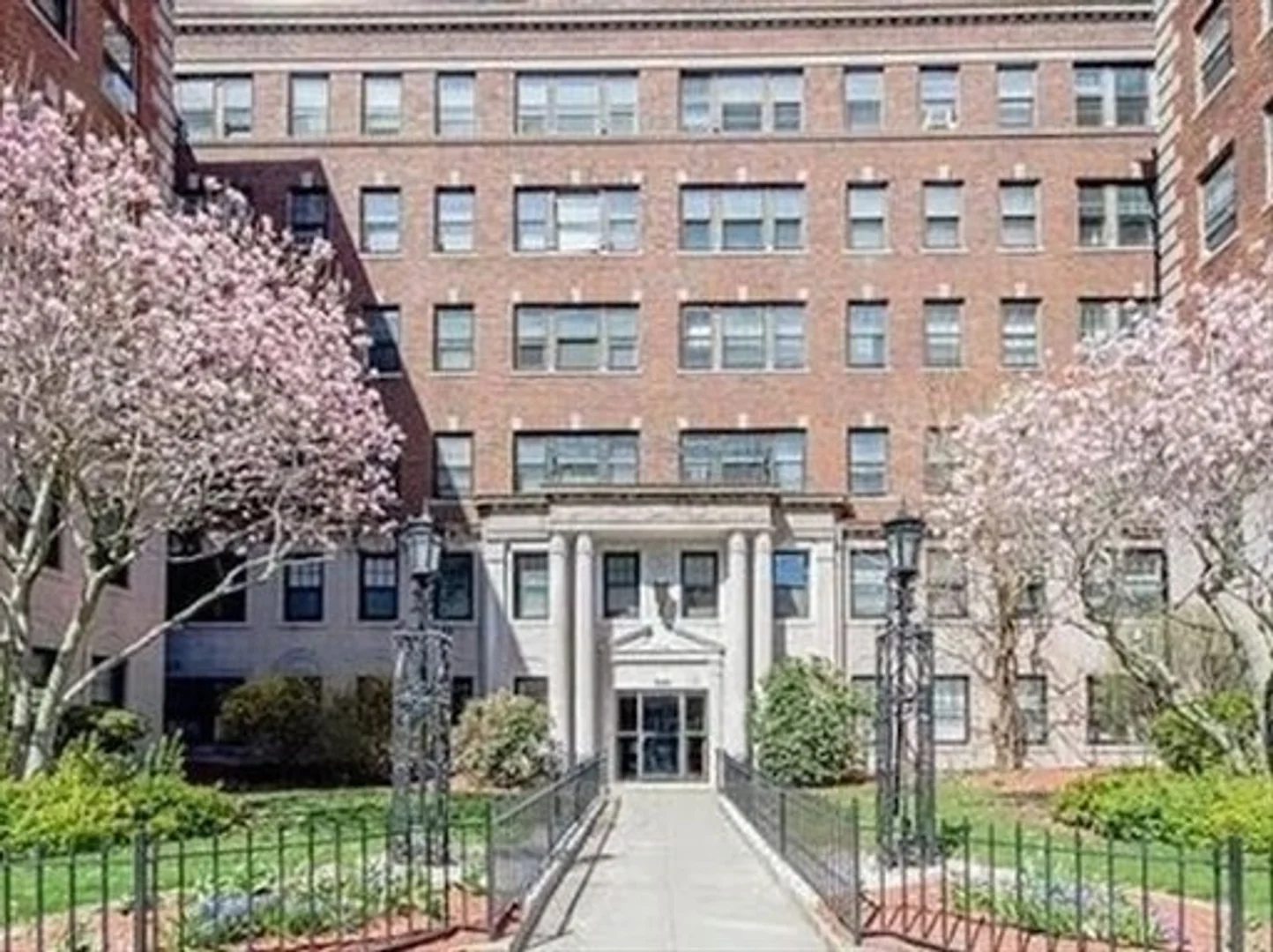 2001, Commonwealth Ave., Unit 2, Brighton, Boston, MA, 02135
