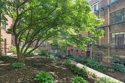 Alojamiento entero en residencia en 97, Strathmore Rd., Unit 2, Brighton, Boston, MA, 02135, imagen 2 de 11