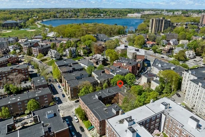 Alojamiento entero en residencia en 97, Strathmore Rd., Unit 2, Brighton, Boston, MA, 02135, imagen 8 de 11