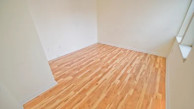 Gesamte Unterkunft im Wohnheim in der 39, Bishop Joe L Smith Way, Unit 5, Dorchester, Boston, MA, 02121, bild 1 von 19