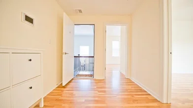 Gesamte Unterkunft im Wohnheim in der 39, Bishop Joe L Smith Way, Unit 5, Dorchester, Boston, MA, 02121, bild 13 von 19