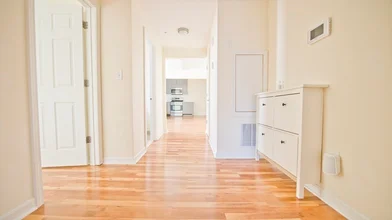 Gesamte Unterkunft im Wohnheim in der 39, Bishop Joe L Smith Way, Unit 5, Dorchester, Boston, MA, 02121, bild 17 von 19