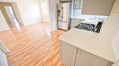 Gesamte Unterkunft im Wohnheim in der 39, Bishop Joe L Smith Way, Unit 5, Dorchester, Boston, MA, 02121, bild 19 von 19