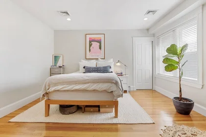 Entire place at 130, Myrtle St., Unit 7, Beacon Hill, Boston, MA, 02114, image 1 of 10