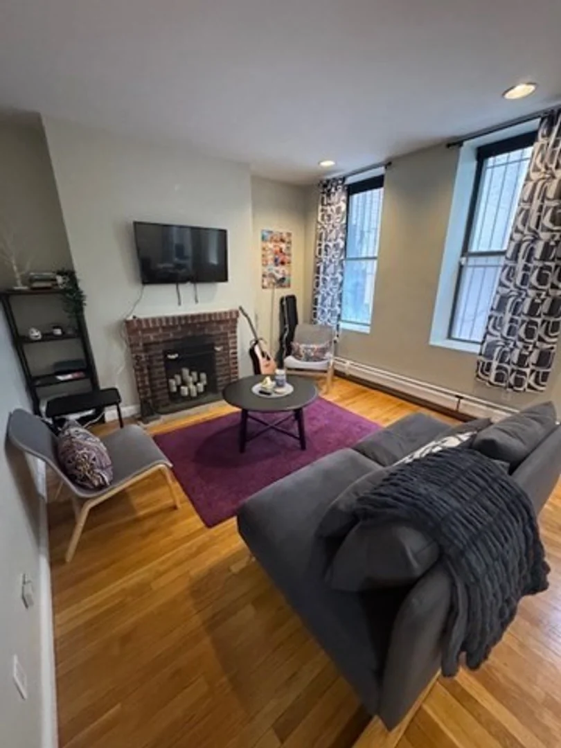 133, Saint Botolph St., Unit 2, Back Bay, Boston, MA, 02115