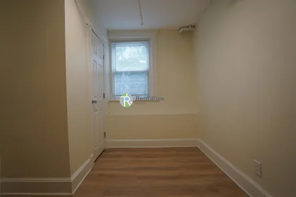 Entire place in residence at 6, Camelot Ct., Unit A, Brighton, Boston, MA, 02135, image 1 of 19
