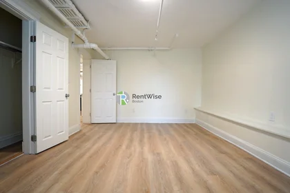 Entire place in residence at 6, Camelot Ct., Unit A, Brighton, Boston, MA, 02135, image 11 of 19