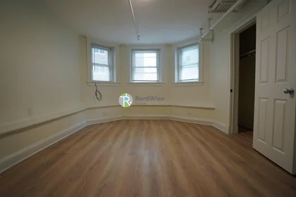 Entire place in residence at 6, Camelot Ct., Unit A, Brighton, Boston, MA, 02135, image 14 of 19