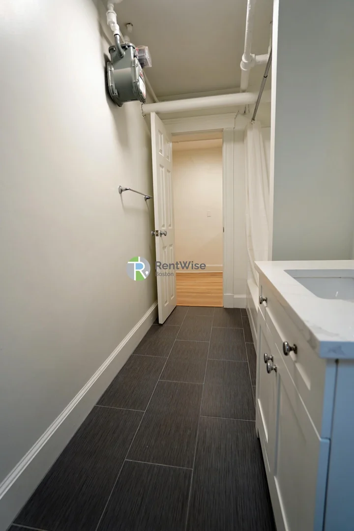 6, Camelot Ct., Unit A, Brighton, Boston, MA, 02135