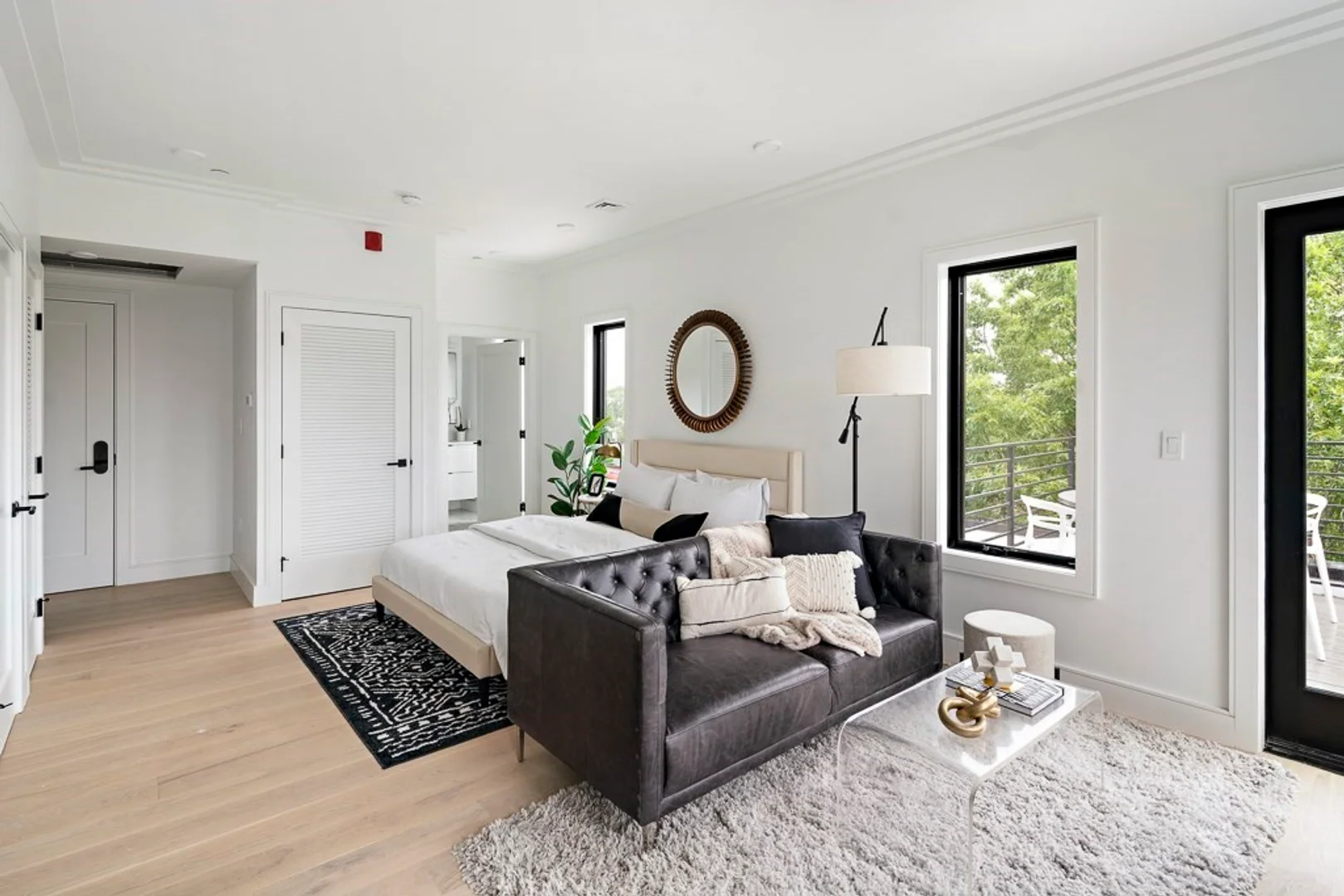 Compact studio apartment ideal for students in 