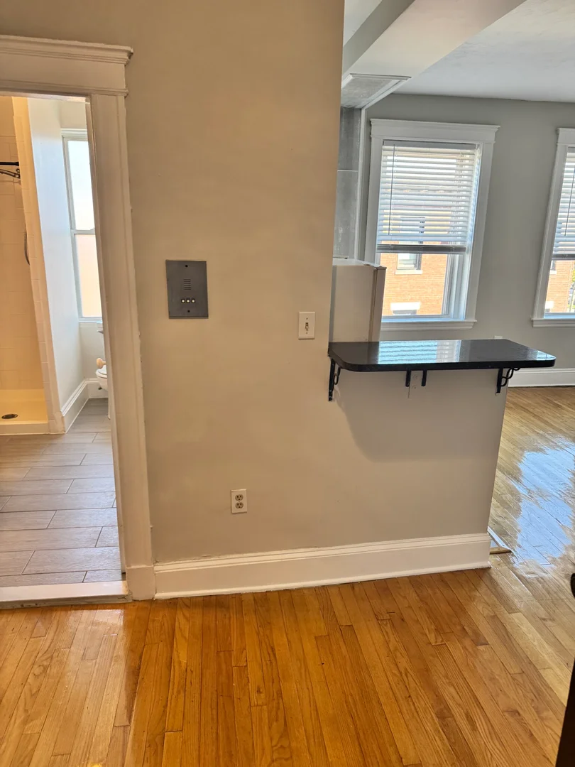 Modern student studio with complete amenities in 