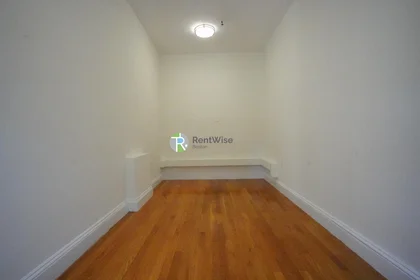 Entire place in residence at 1850, Commonwealth Ave., Unit 45, Brighton, Boston, MA, 02134, image 3 of 21