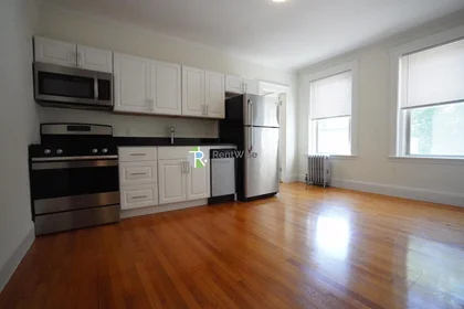 Entire place in residence at 1850, Commonwealth Ave., Unit 45, Brighton, Boston, MA, 02134, image 4 of 21