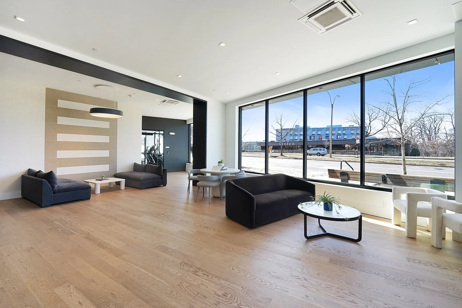 50, Leo M Birmingham Pkwy., Unit 608, Brighton, Boston, MA, 02135