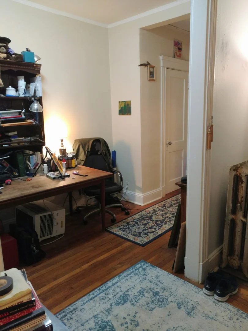 Chic studio apartment near campus in 