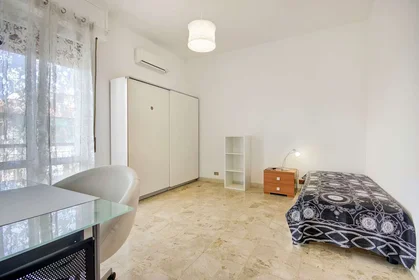 Quarto privado em Via Giovanni Costetti, imagem 1 de 10