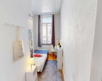 Chambre privée à rue Léon Gambetta, image 1 de 10