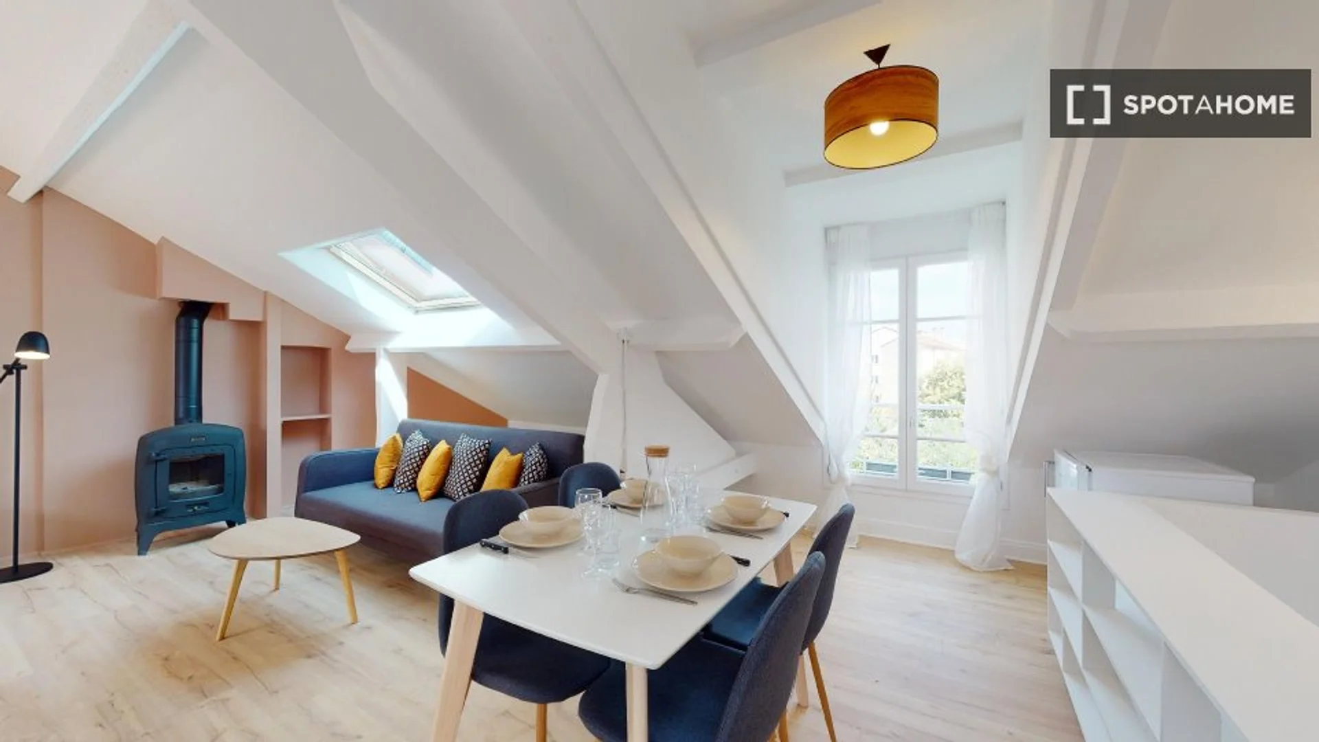 Chambre à louer dans un appartement d'étudiant à , entièrement meublée