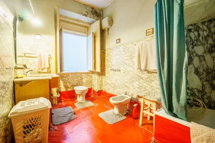 Private room at Avenida Elias Garcia, image 6 of 6
