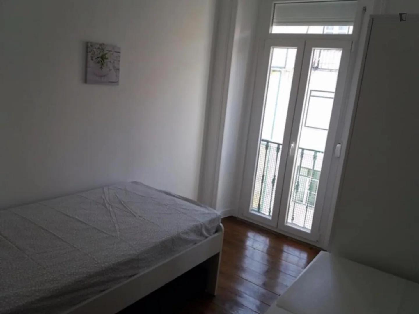 Room for rent in student apartment in , fully furnished