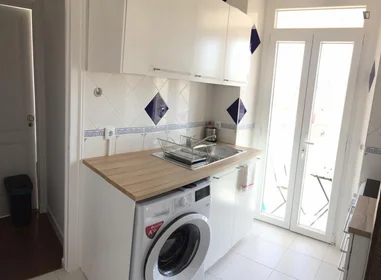 Quarto privado em Rua Capitão Renato Baptista, imagem 4 de 7