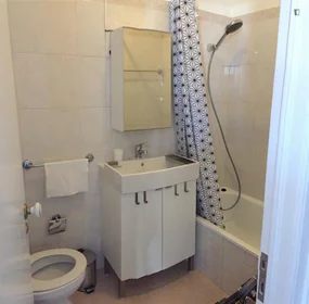 Quarto privado em Rua Capitão Renato Baptista, imagem 7 de 7